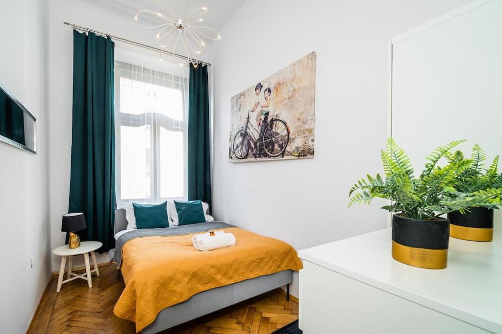 Royal City Apartment 40 M2 Krakow Bagian luar foto